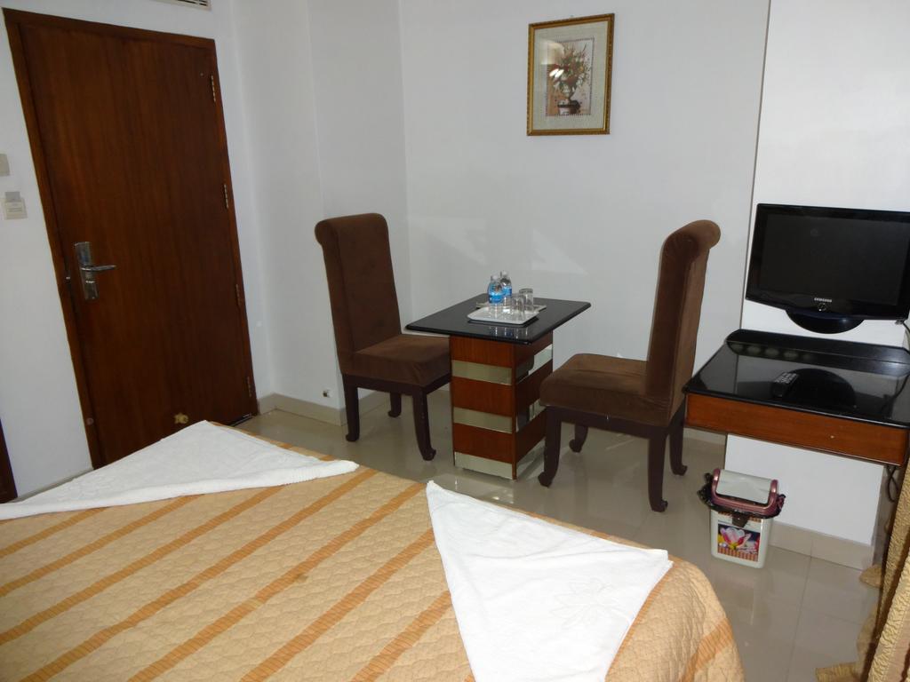 Lotus Comfort - A Pondy Hotel Pondicherry Exterior foto